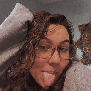 Meet your Posher, Ella